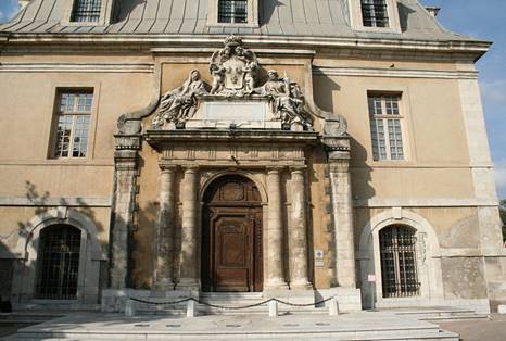 Porte du college jesuite de Toulon
