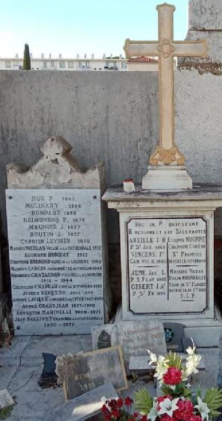 tombe cimetière central